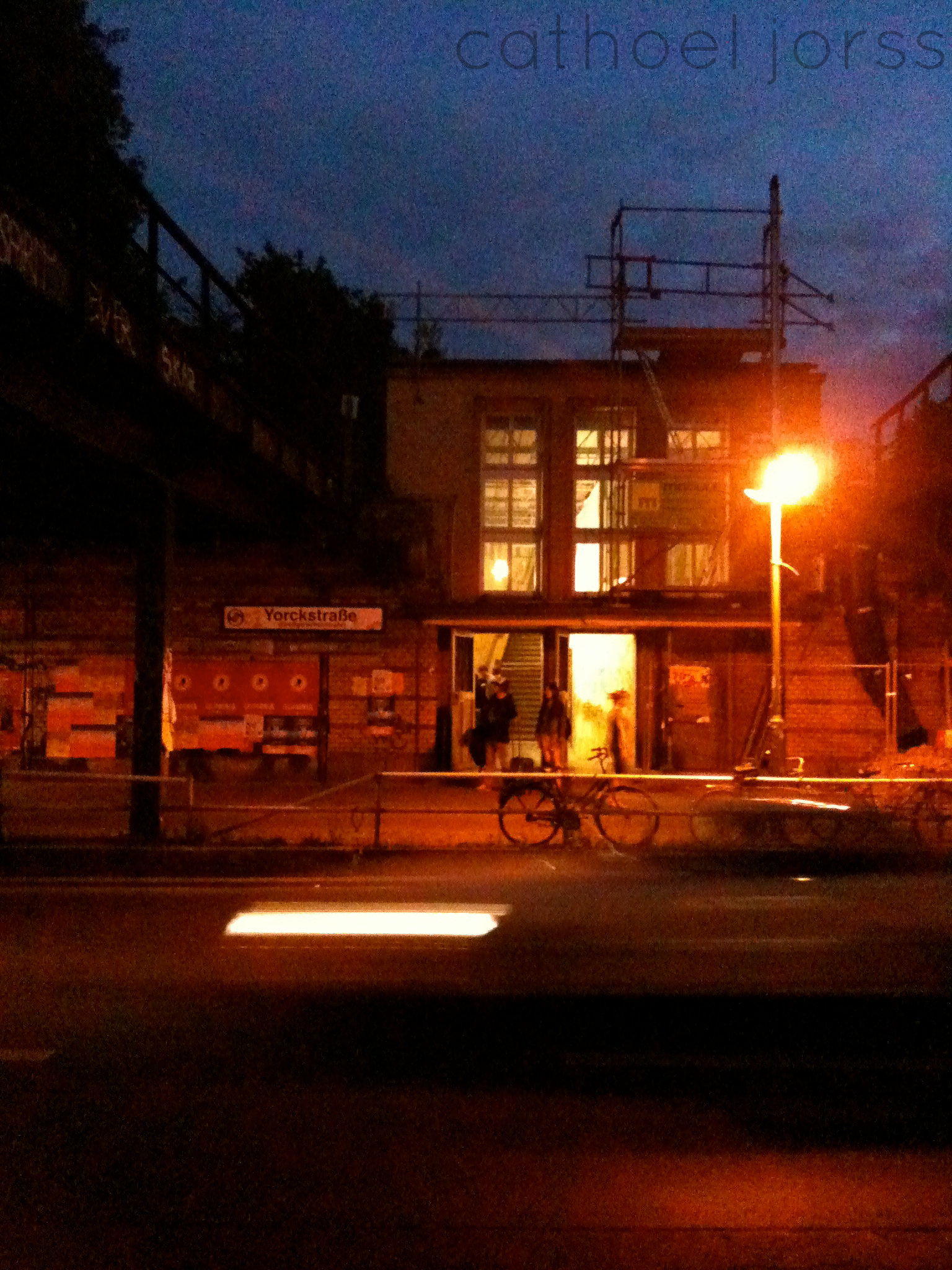 between the fingers of Fidel Castro